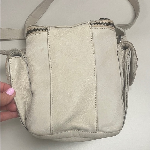 Cut n’ Paste Los Angeles Anthro Cream Leather Crossbody Bag - Picture 7 of 13